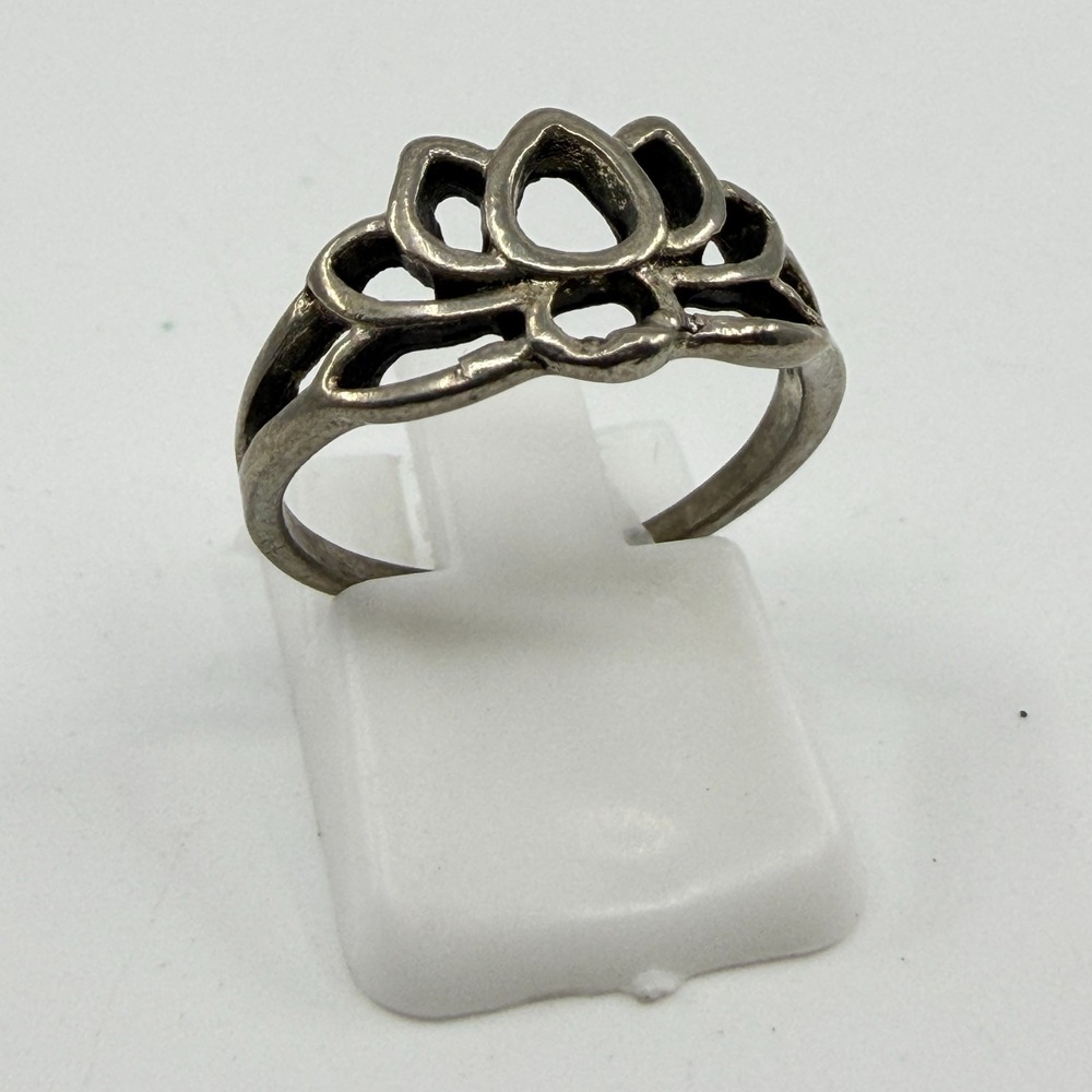 Silver Tone Lotus Flower Band Ring Minimalist Zen Spiritual Yoga Jewelry Gift